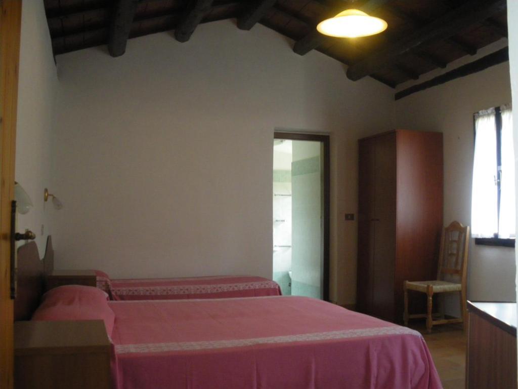 Agriturismo Orsaiola Urbania Δωμάτιο φωτογραφία